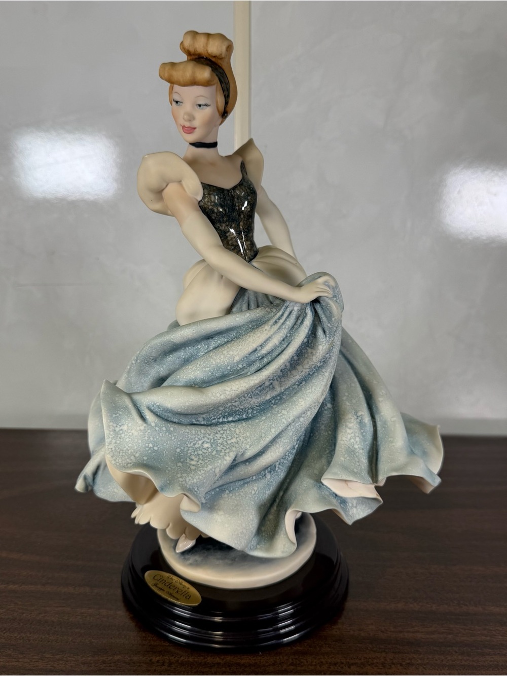 Giuseppe Armani Figurines Disney Cinderella swirl of Skirts